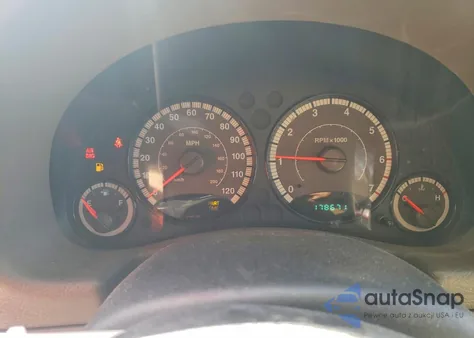 2005 Jeep Liberty Sport z USA, uszkodzony, nr VIN 1J4GL48K25W692635